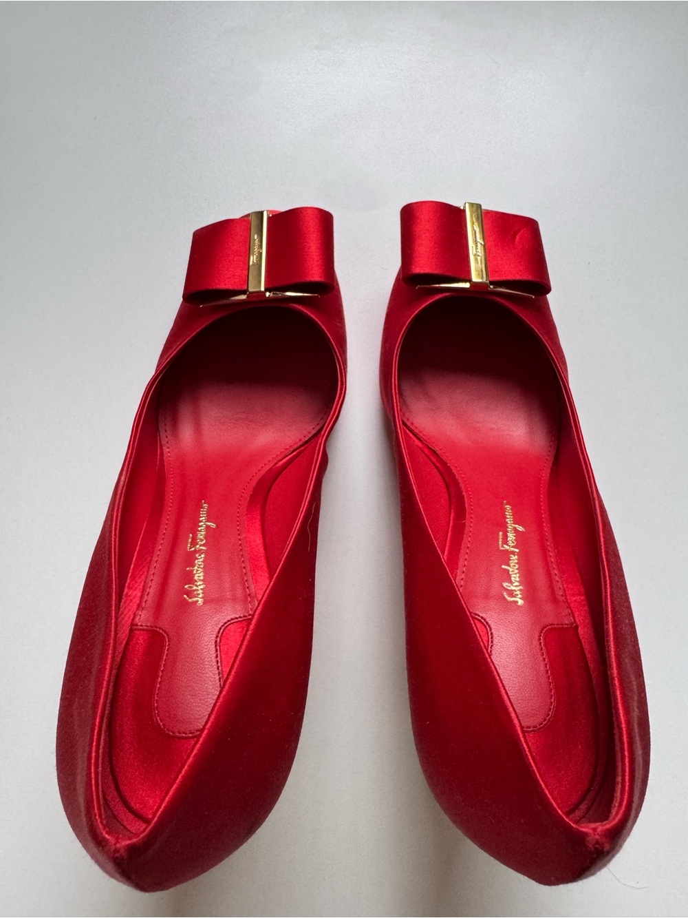 Salvatore Ferragamo Capua Bow Flower Heel - Picture 3 of 9